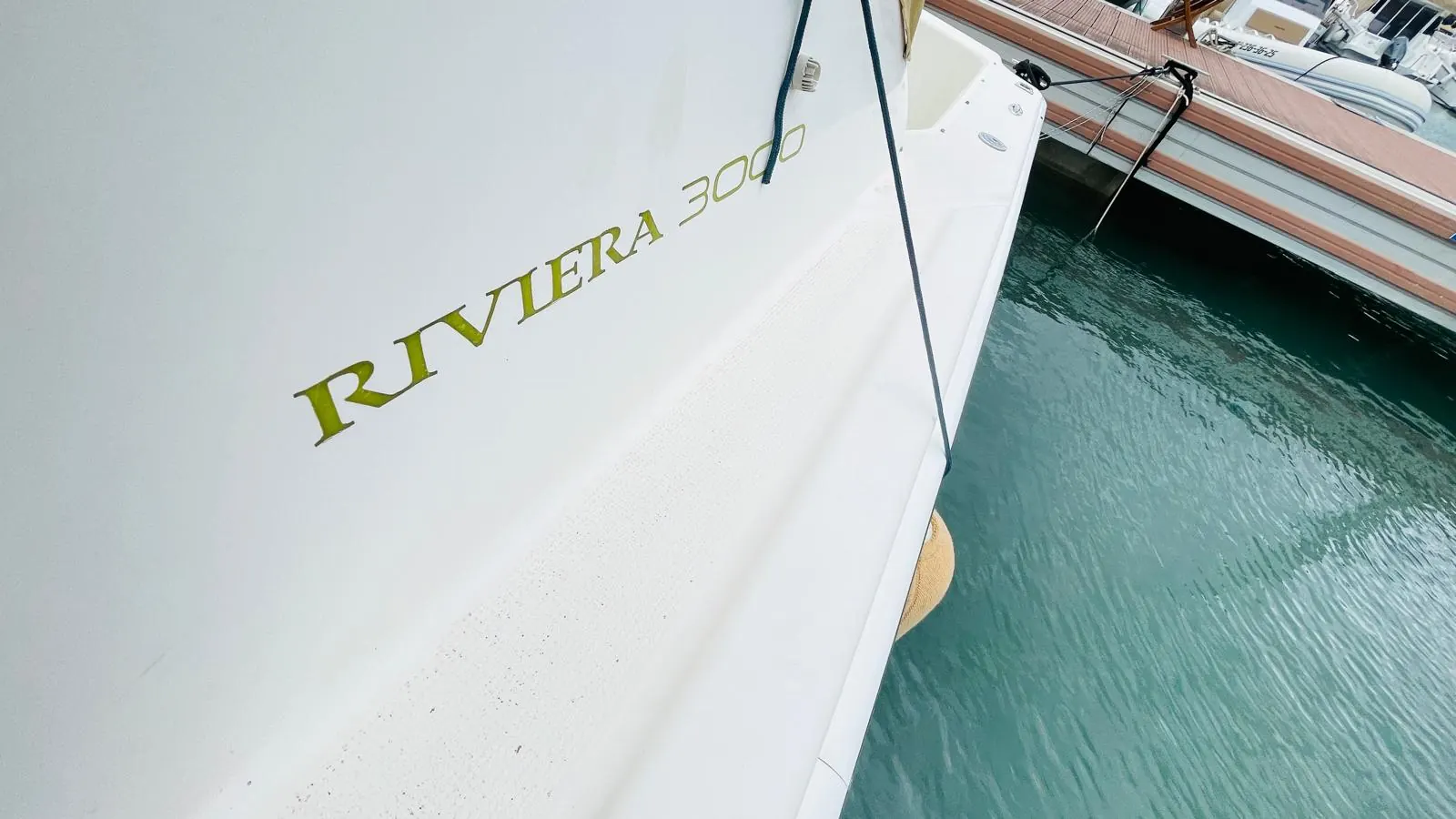 Riviera 3000 Offshore · 25