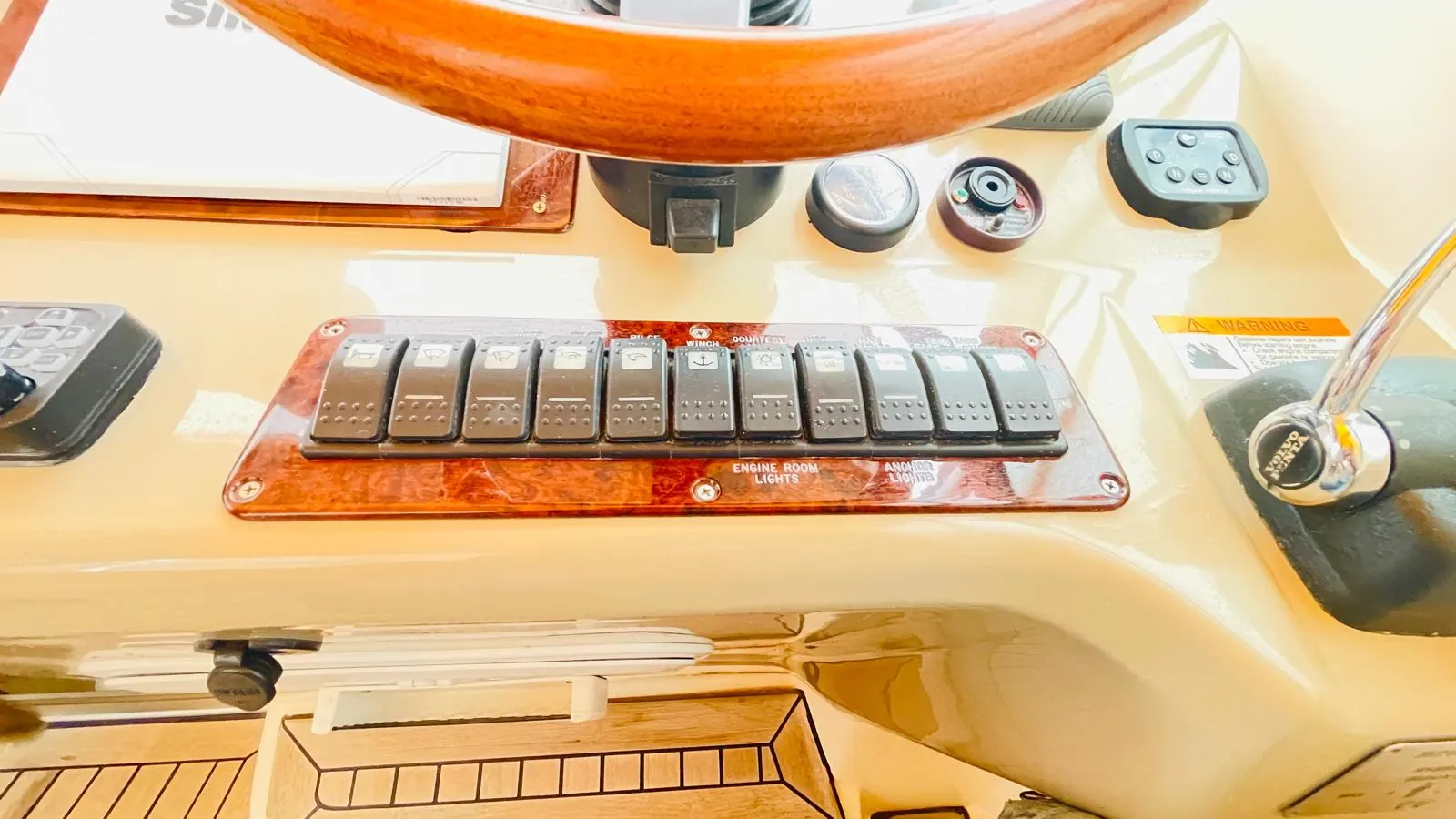 Riviera 3000 Offshore · 16