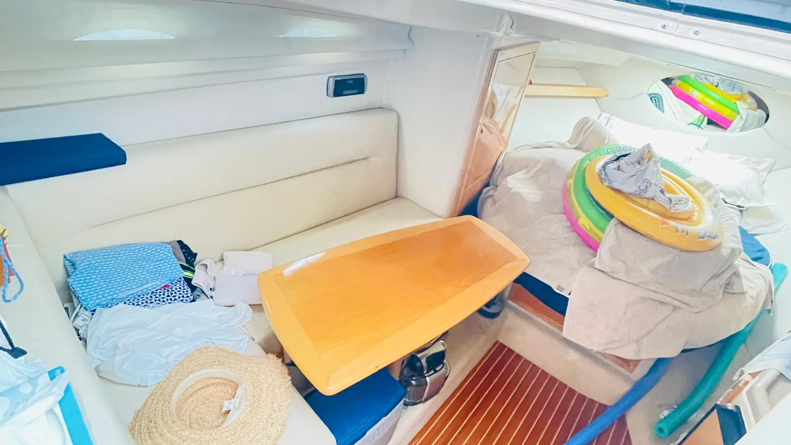 Riviera 3000 Offshore · 4