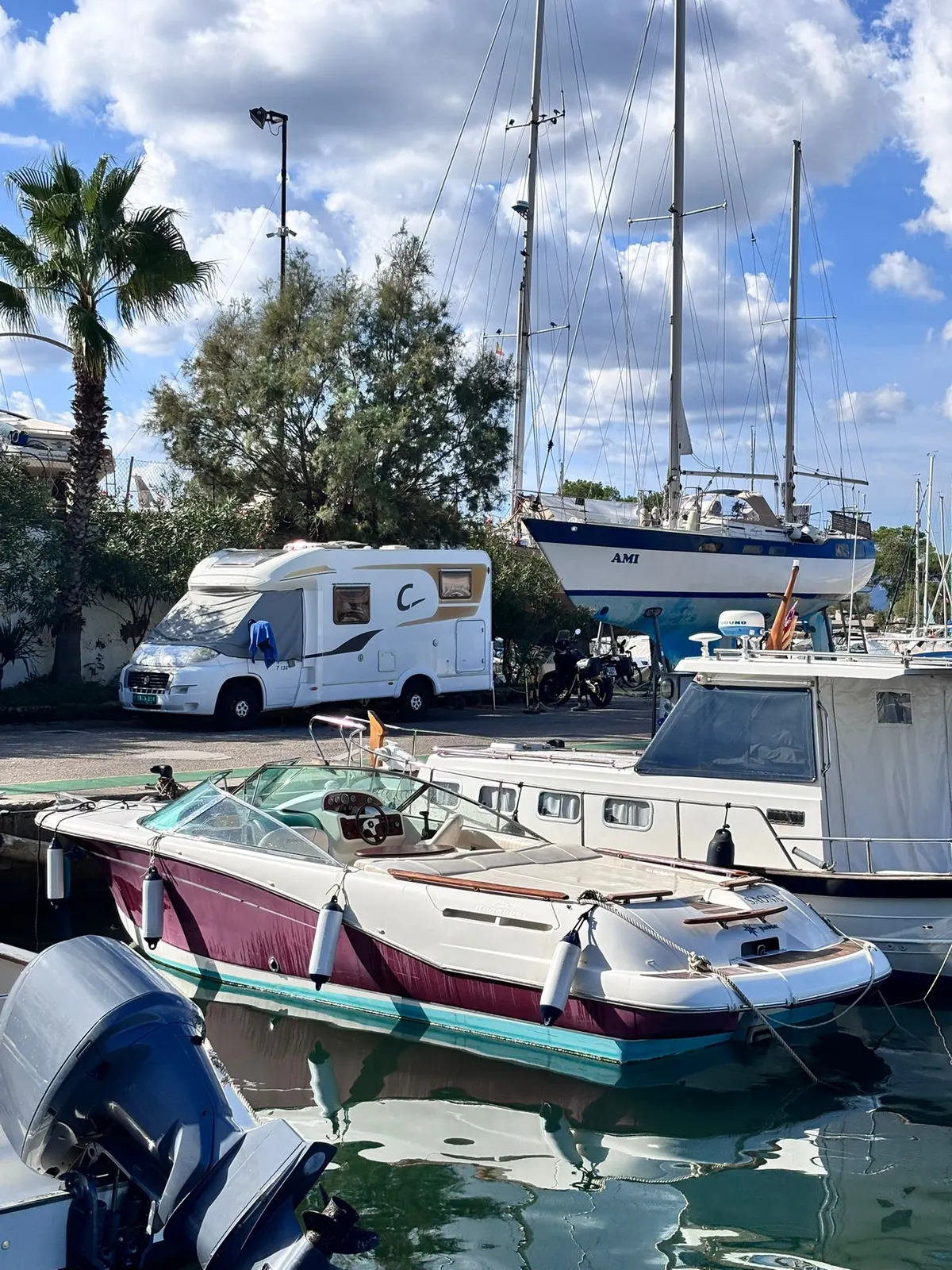 Jeanneau Runabout 755 · 5