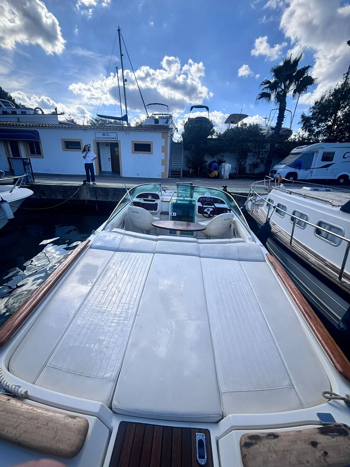 Jeanneau Runabout 755 · 4