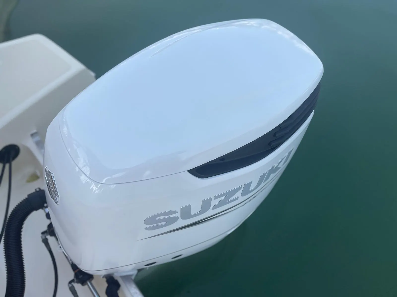 Invictus Yacht 270 · 9