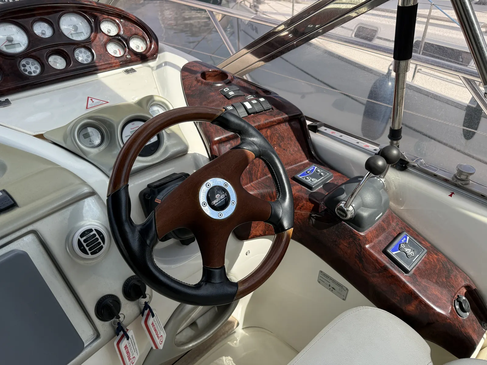 Cranchi Endurance 41 · 37