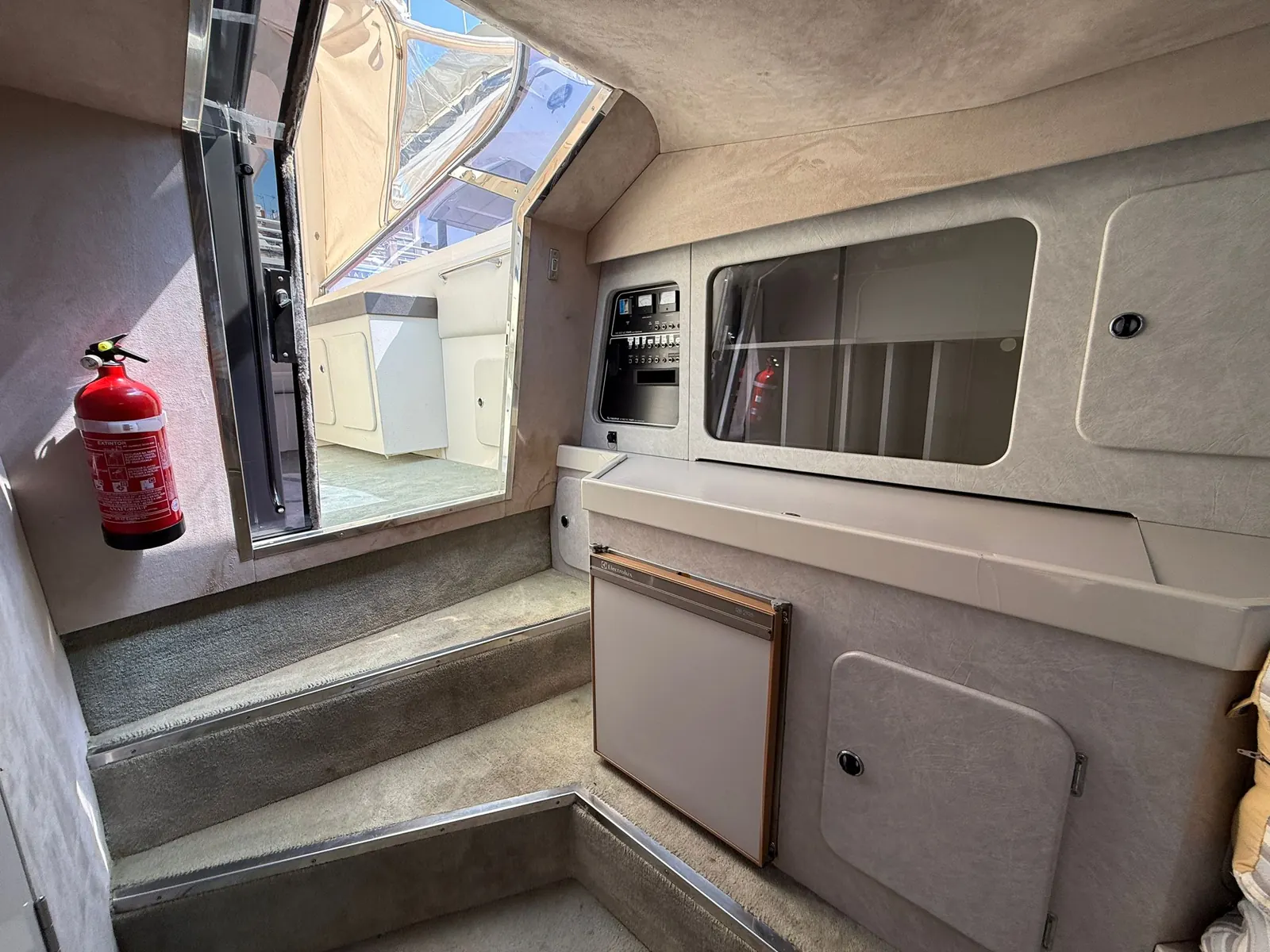 Sunseeker Thuntherhawk 43 · 8