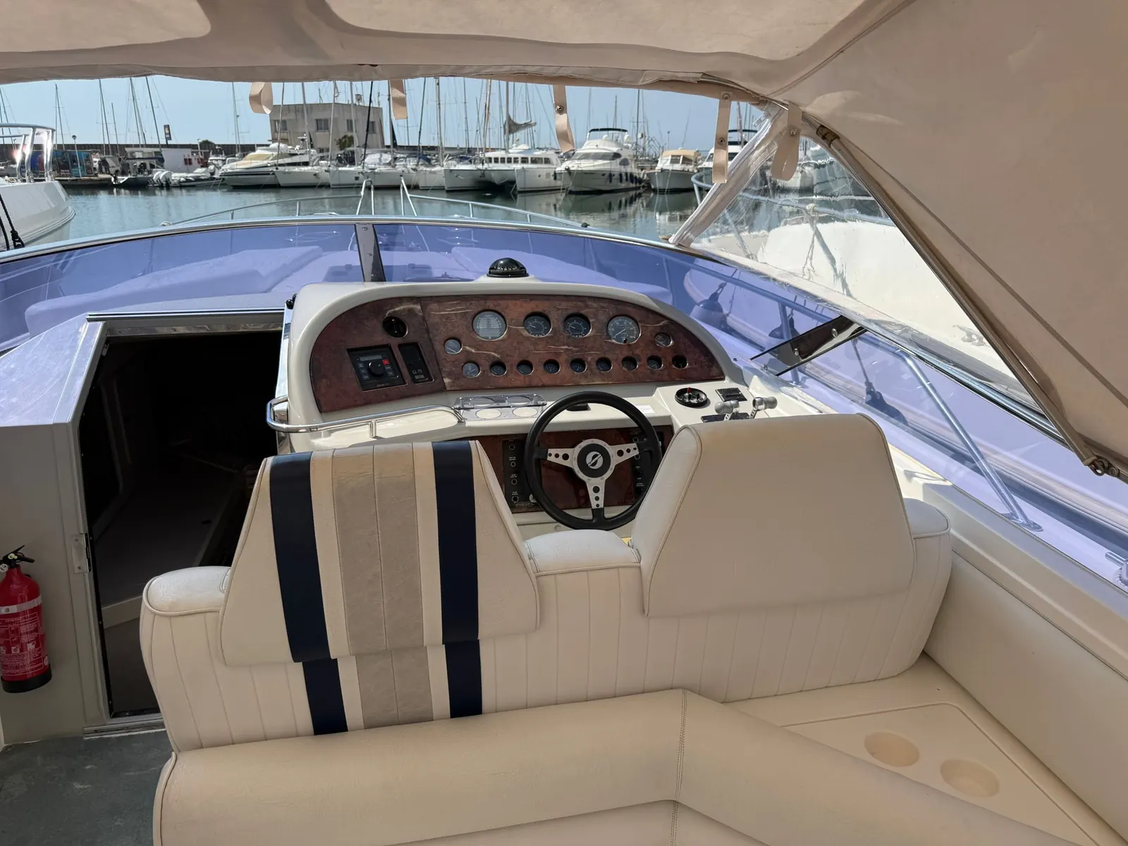 Sunseeker Thuntherhawk 43 · 27
