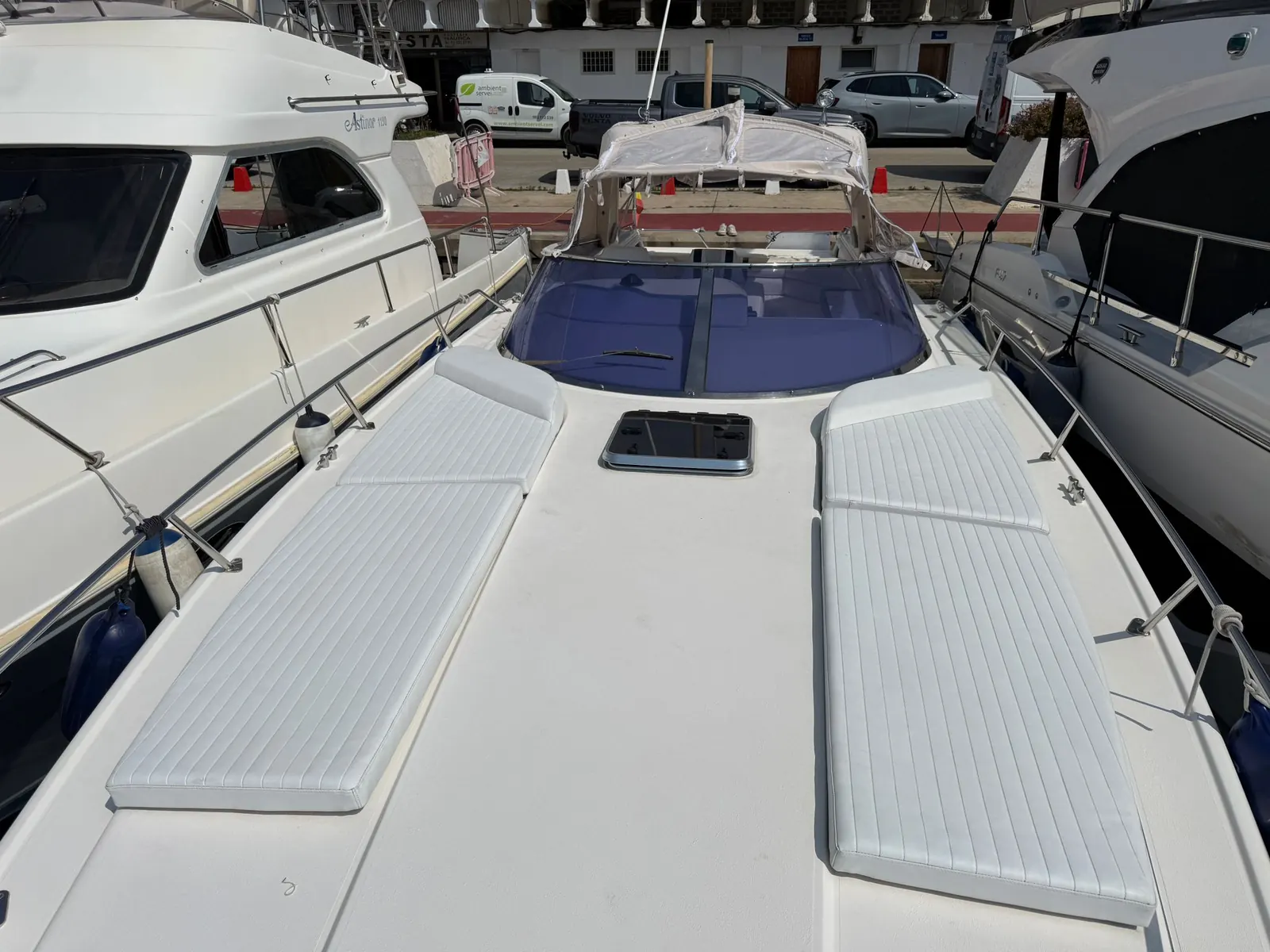 Sunseeker Thuntherhawk 43 · 33