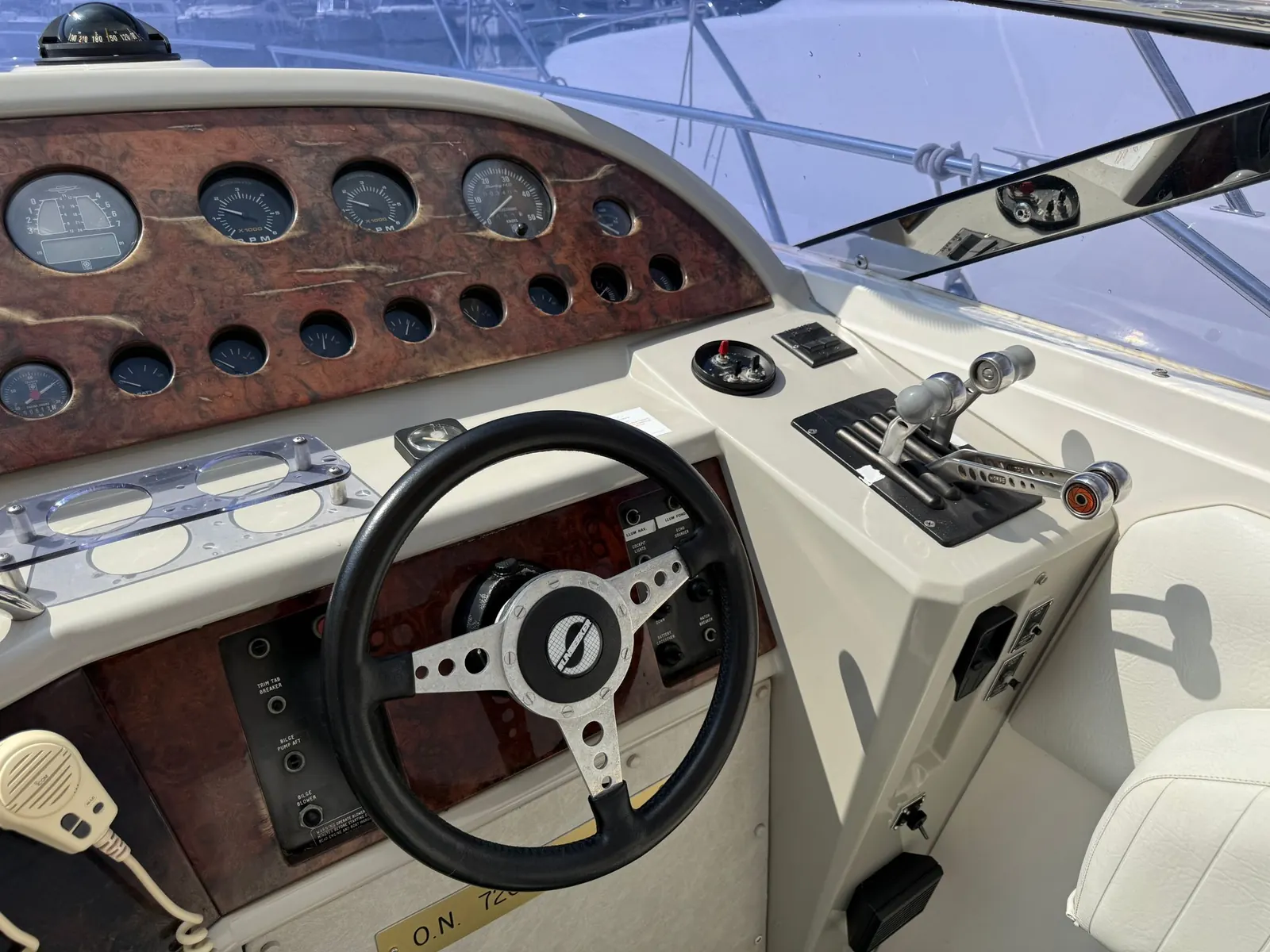 Sunseeker Thuntherhawk 43 · 25