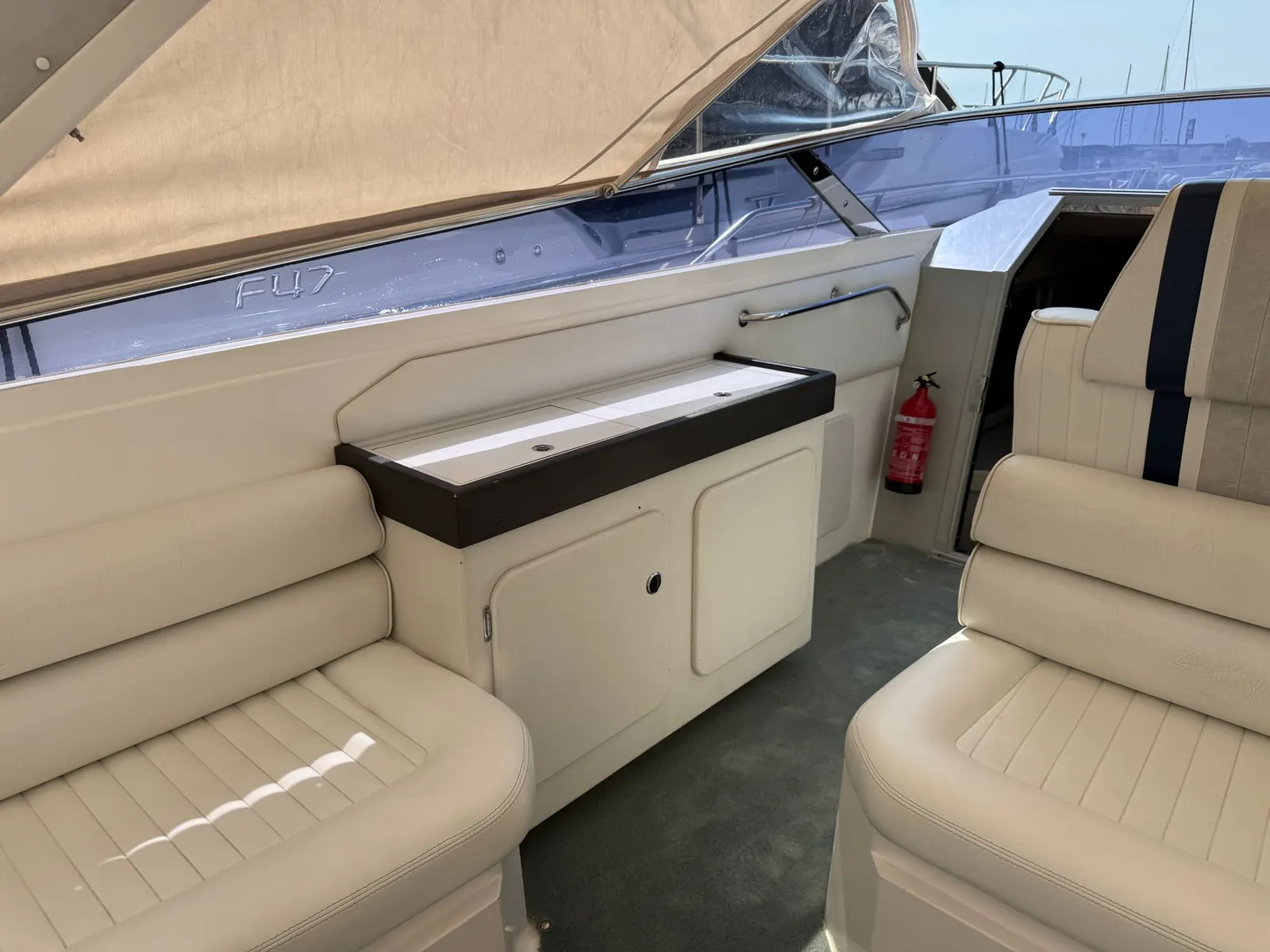 Sunseeker Thuntherhawk 43 · 31