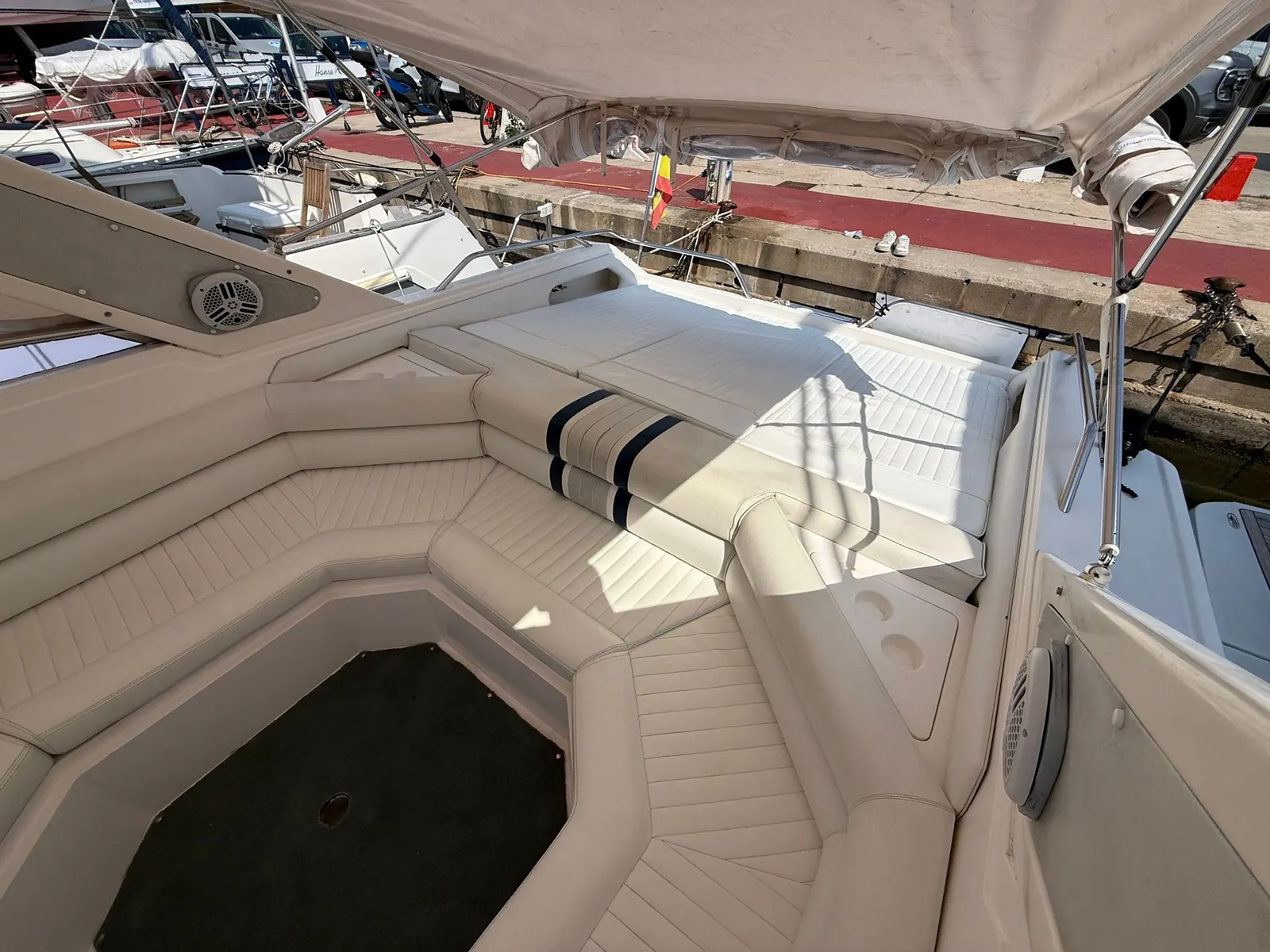 Sunseeker Thuntherhawk 43 · 37