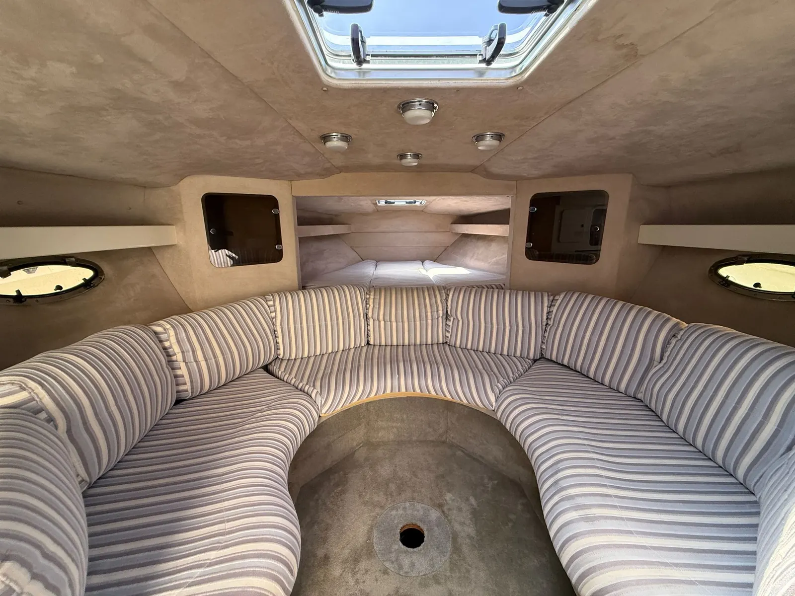Sunseeker Thuntherhawk 43 · 11