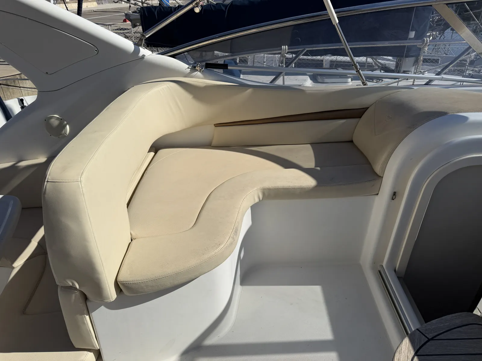 Sessa C35 · 22