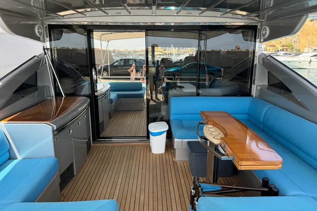Princess V70 · 23