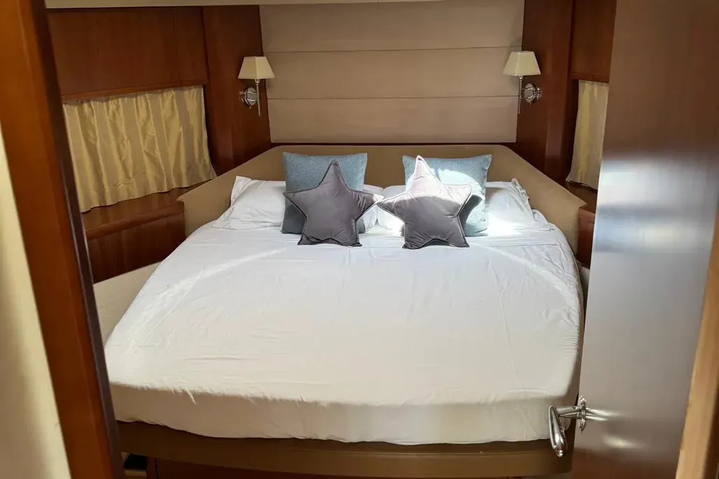 Princess V70 · 7