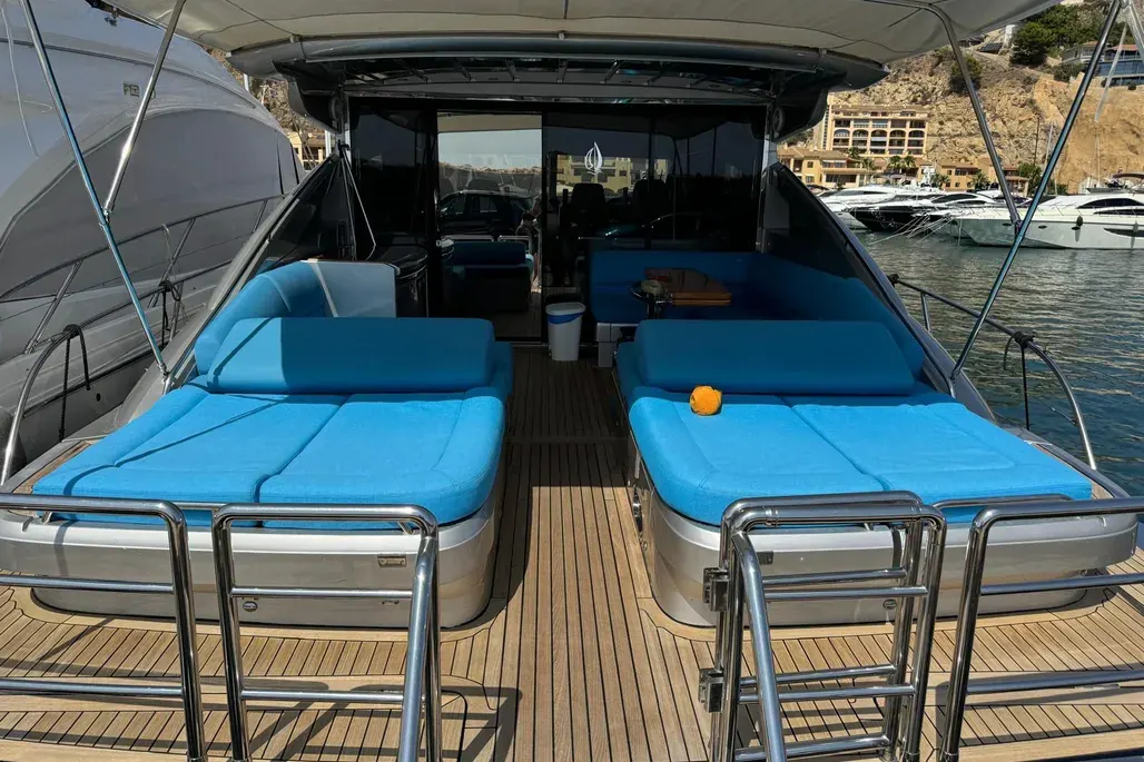 Princess V70 · 24