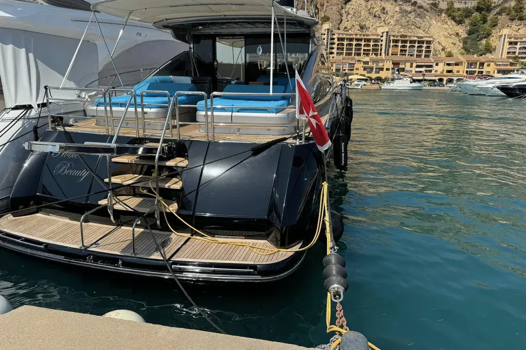 Princess V70 · 26