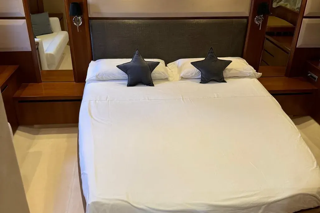 Princess V70 · 13