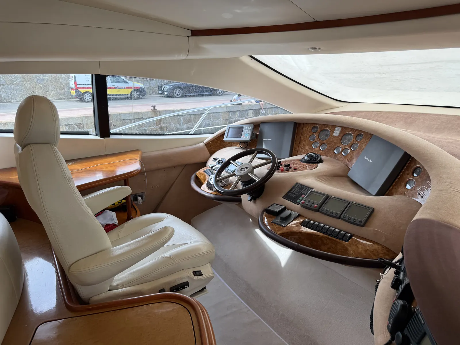 Azimut 68 Plus · 50