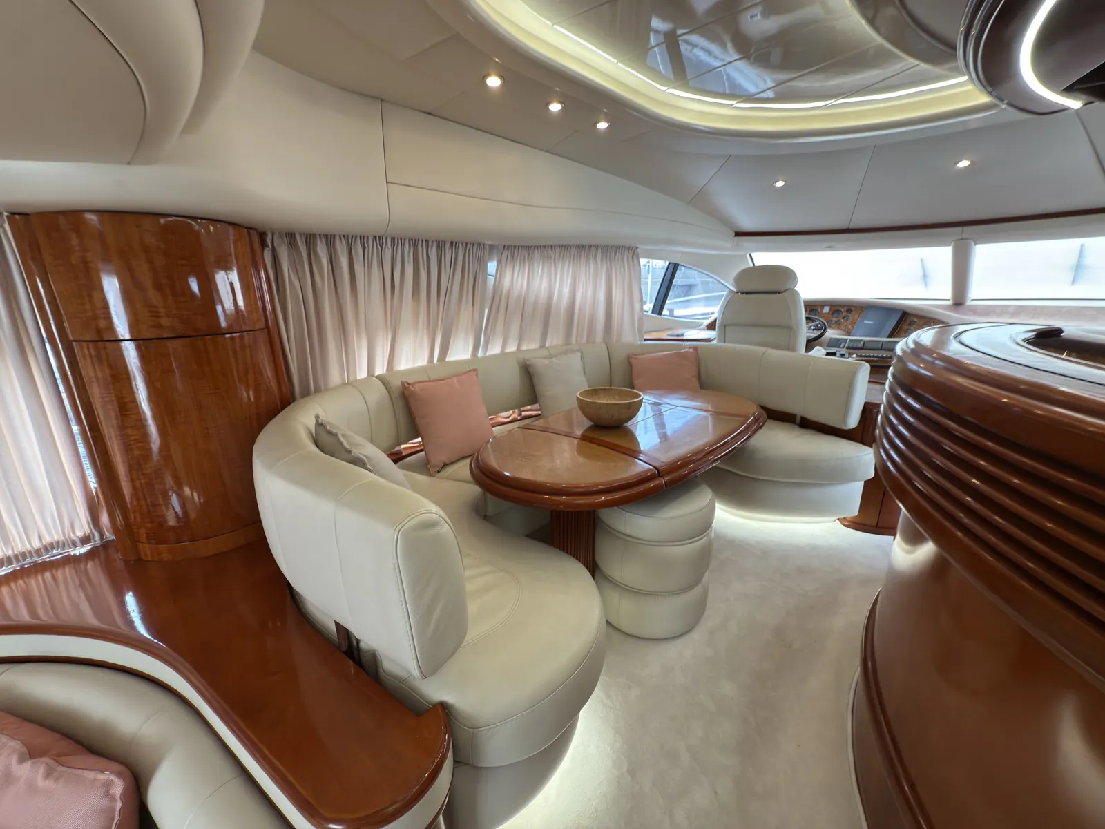 Azimut 68 Plus · 23