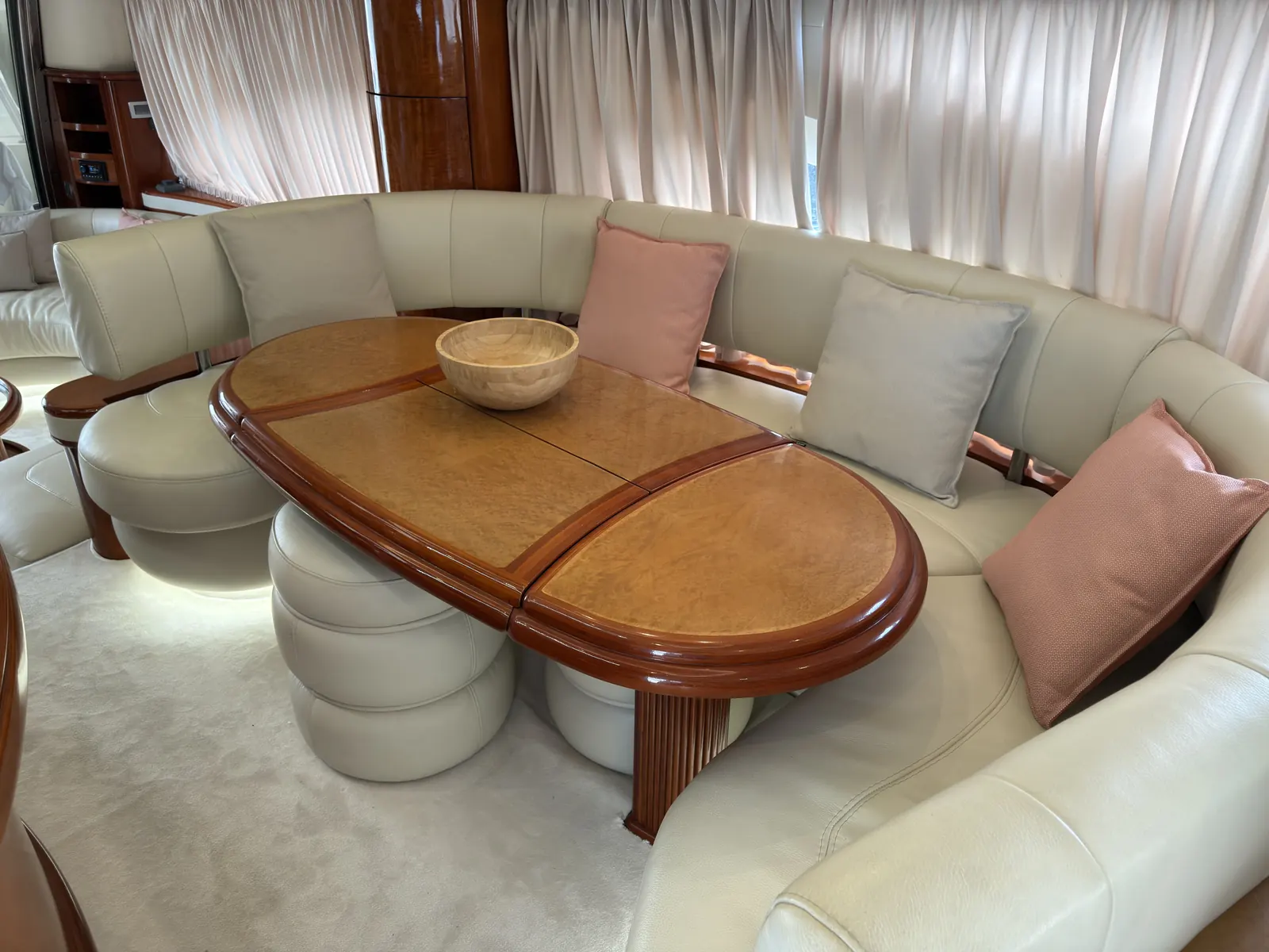 Azimut 68 Plus · 24