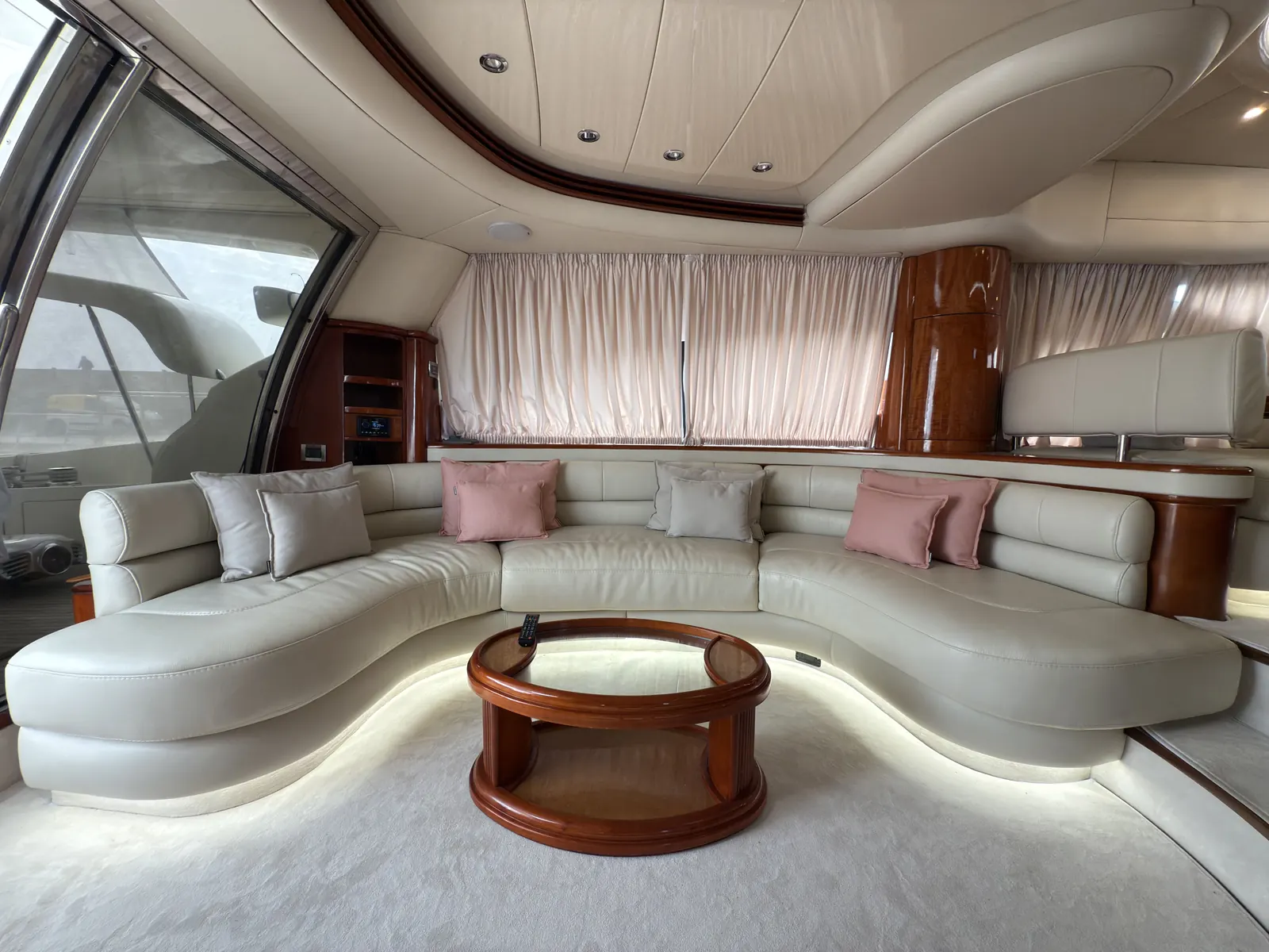 Azimut 68 Plus · 26