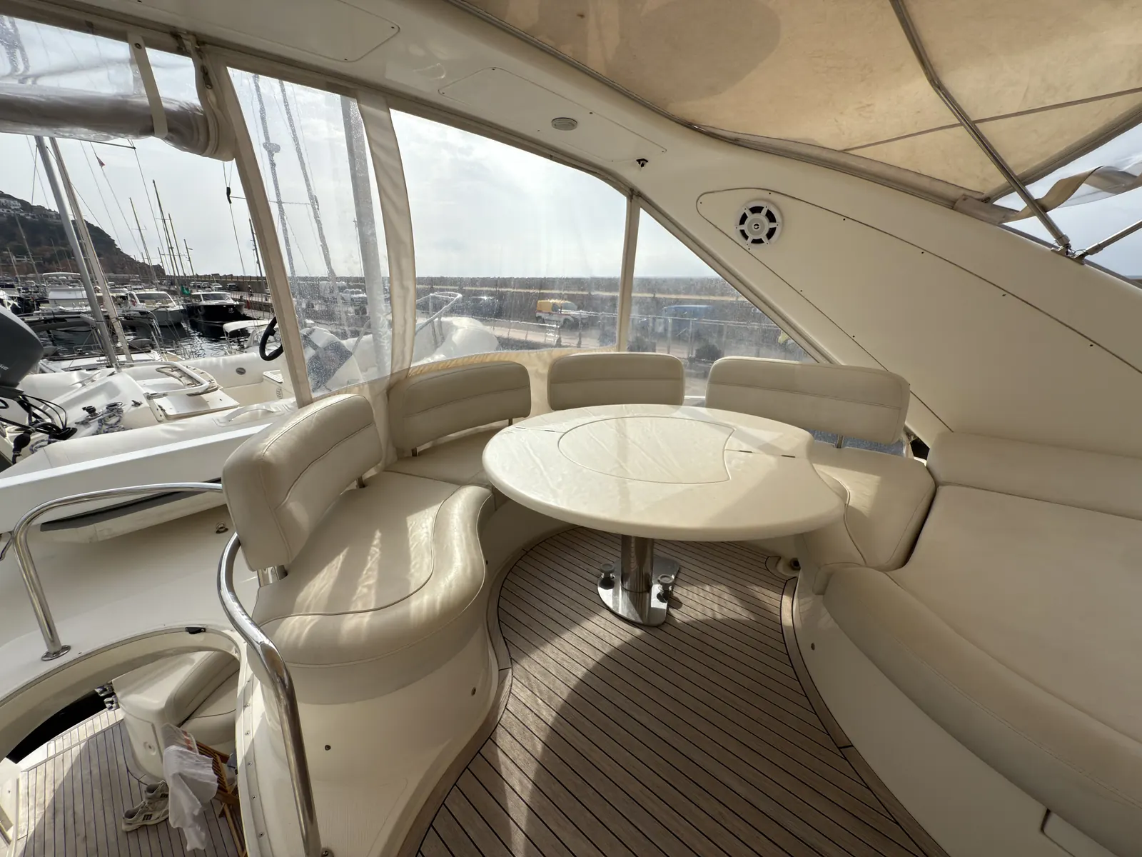Azimut 68 Plus · 28
