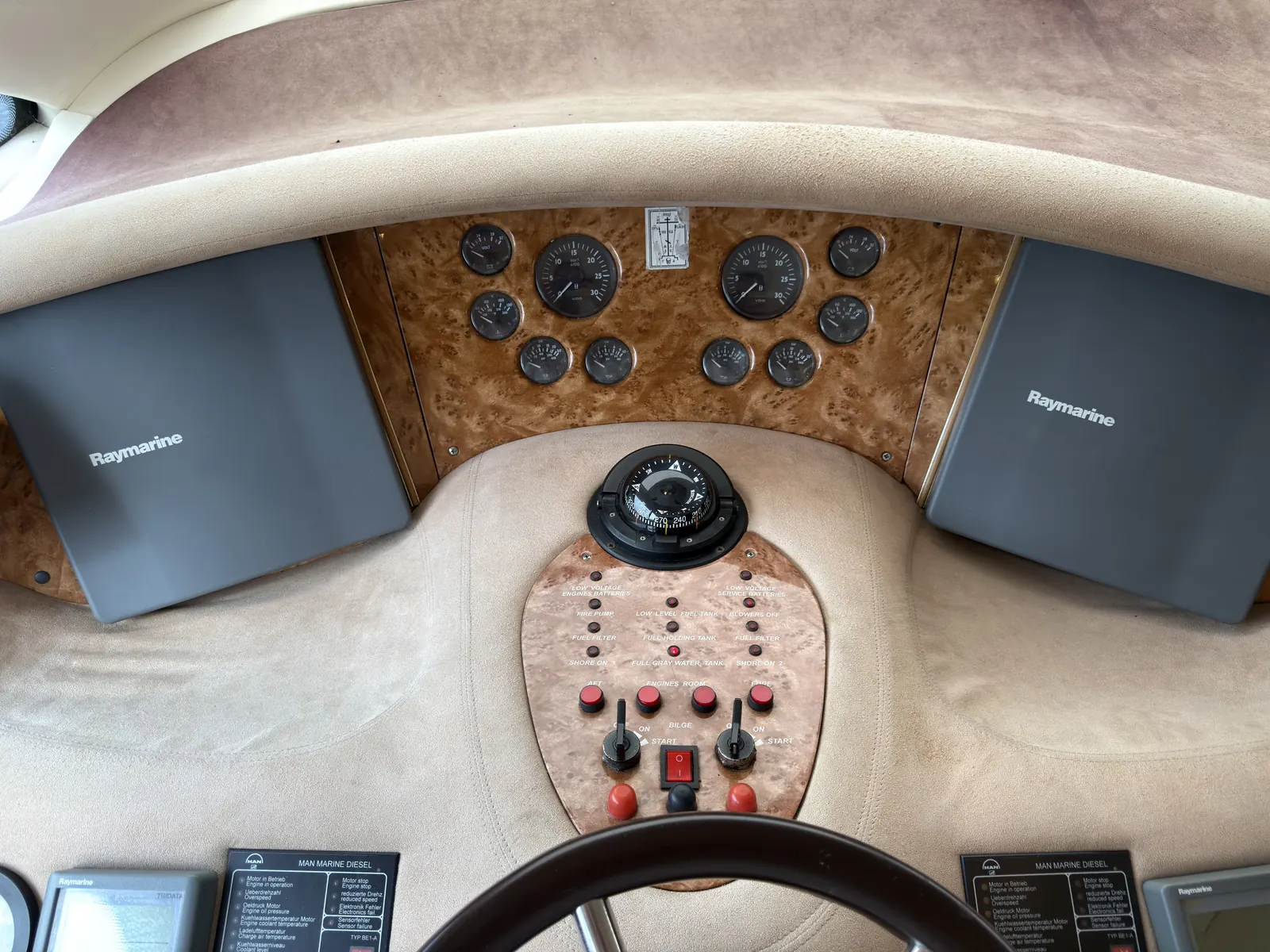 Azimut 68 Plus · 16