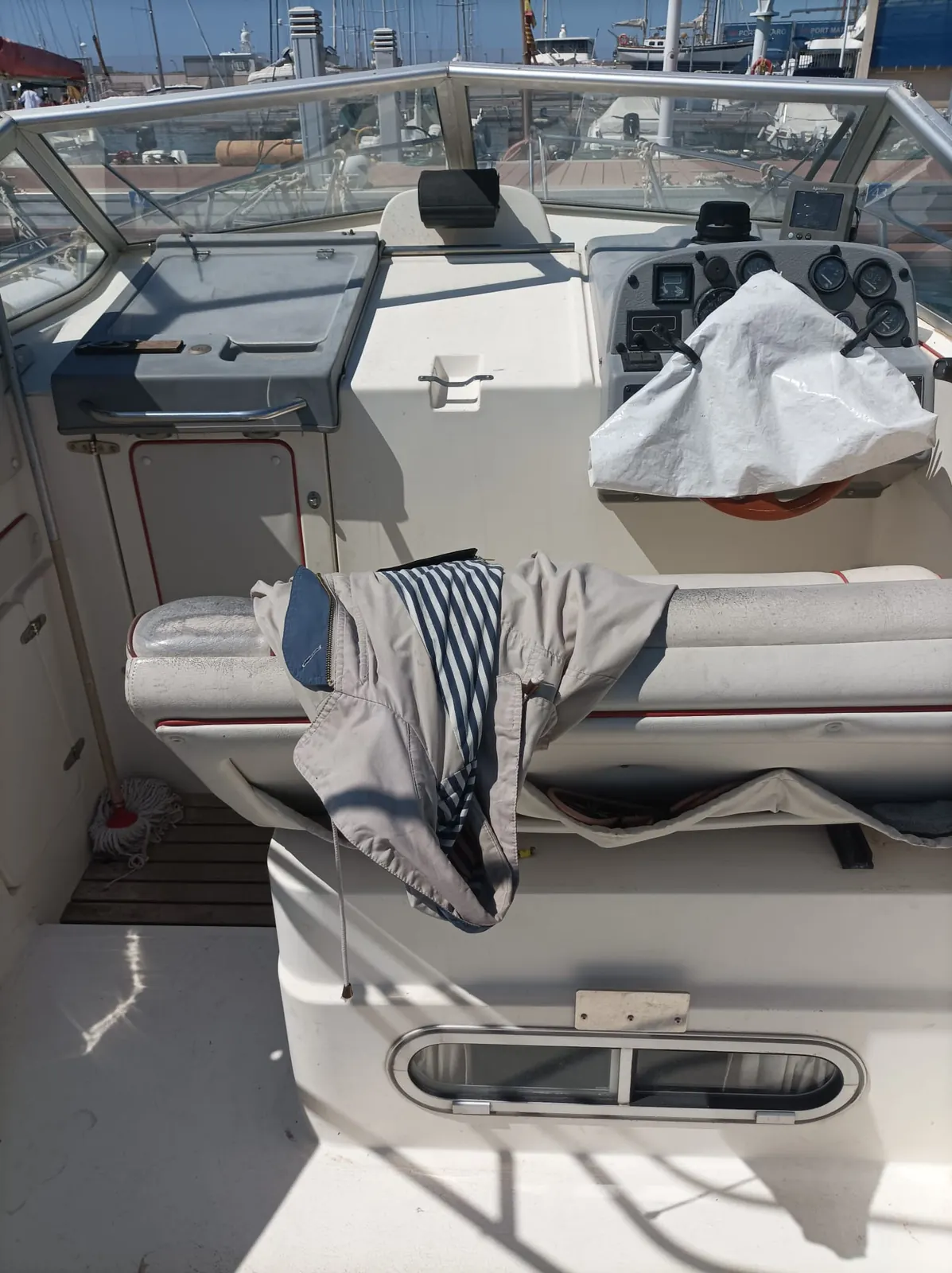 Sealine 218 · 9