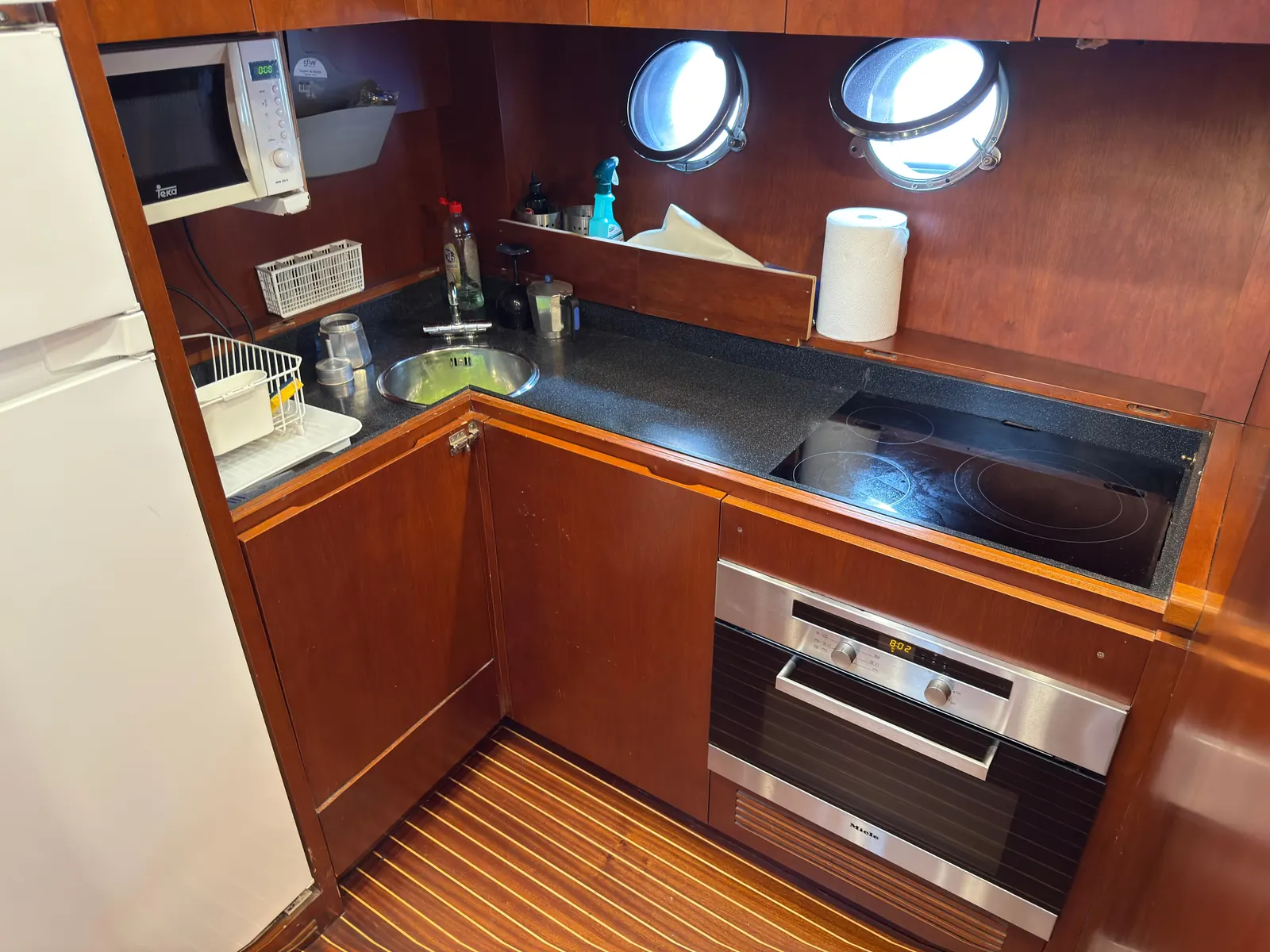 Navalia 60 · 16