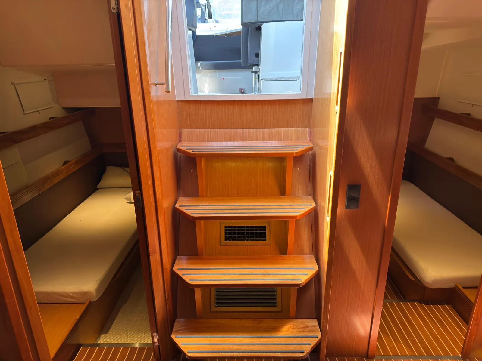 Bavaria 43 Sport · 16