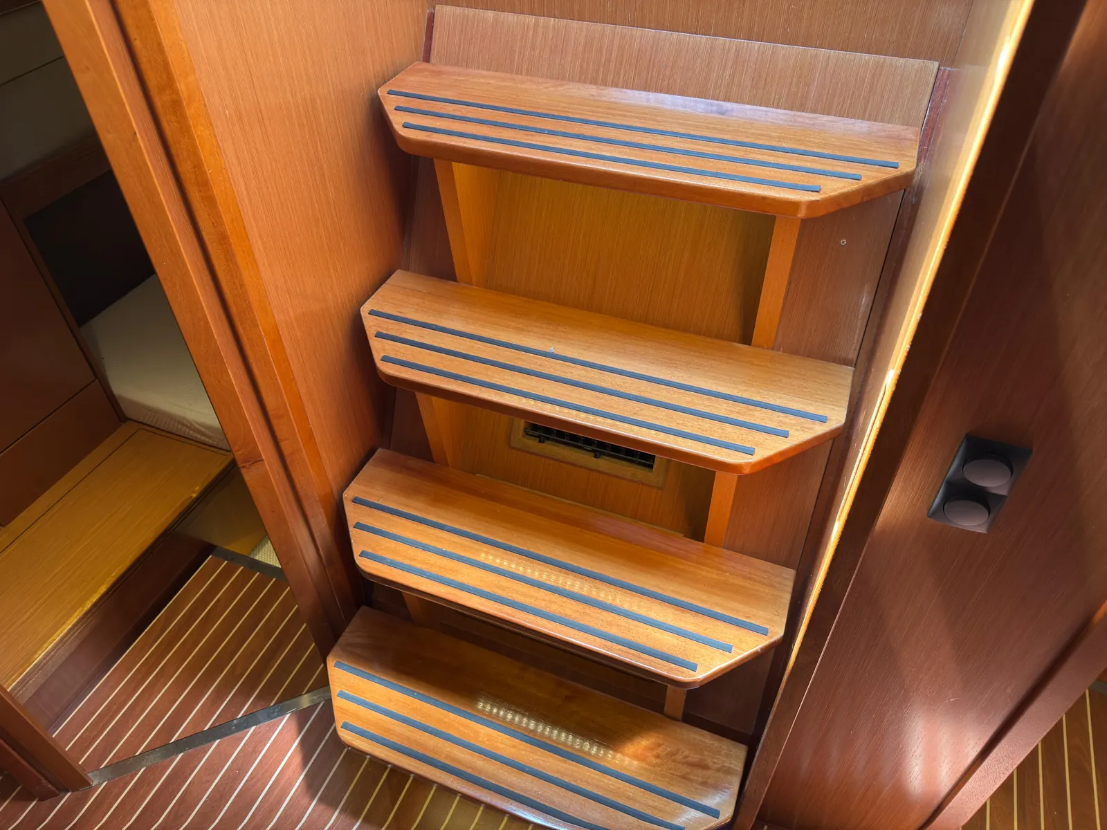 Bavaria 43 Sport · 18