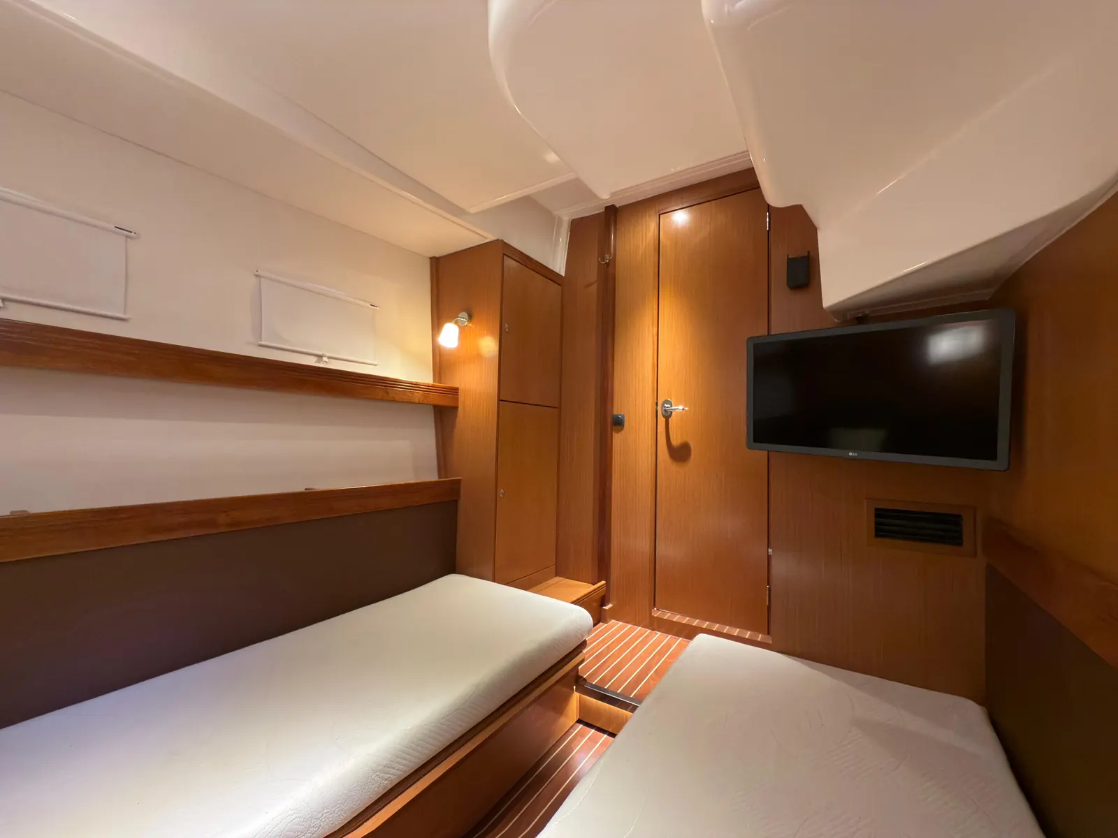 Bavaria 43 Sport · 23
