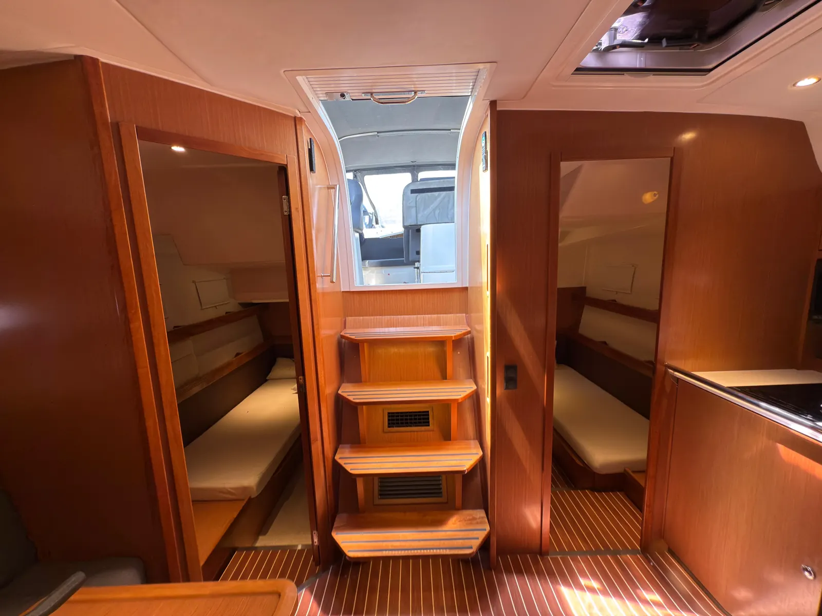 Bavaria 43 Sport · 24
