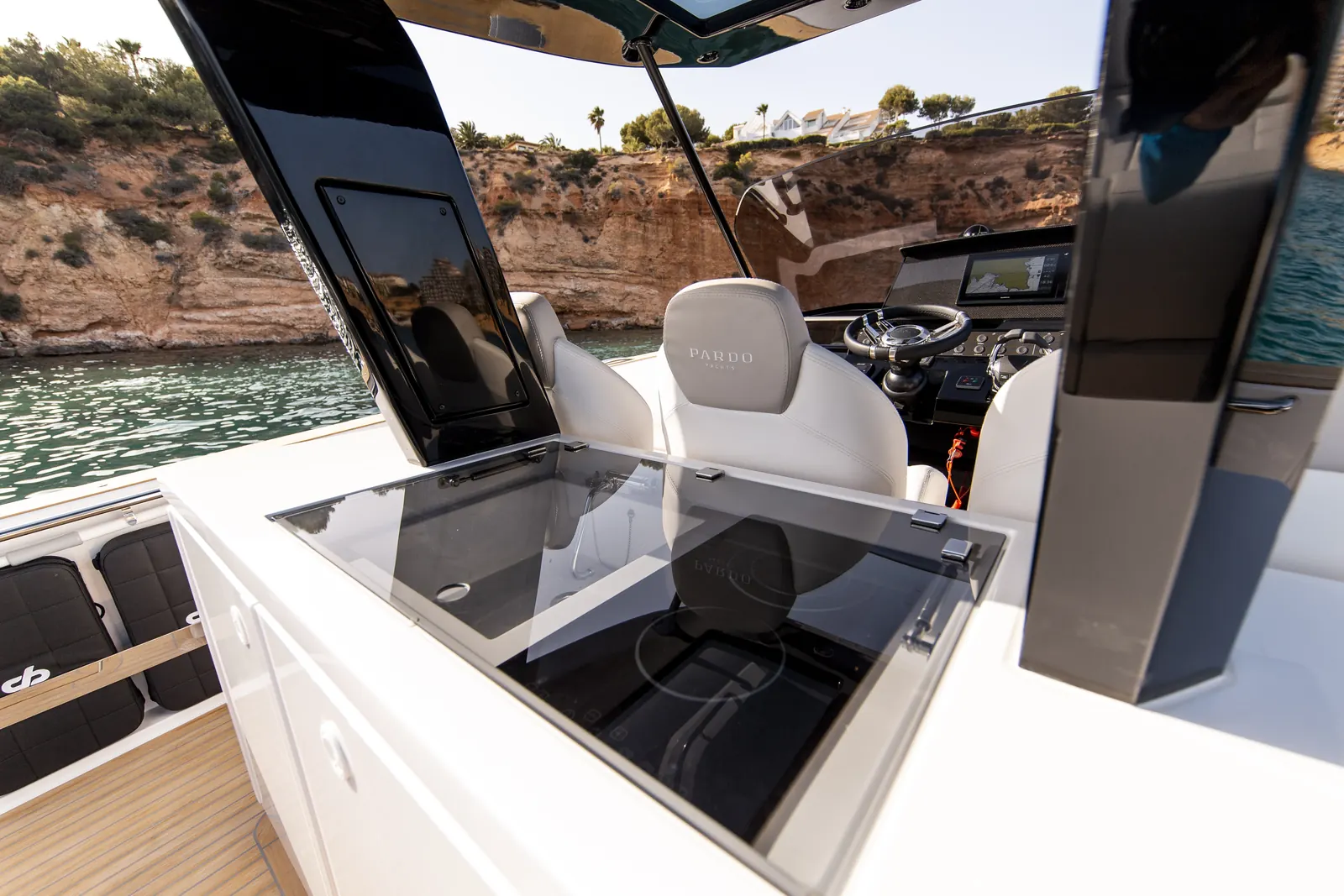 Pardo Yacht 38 · 17