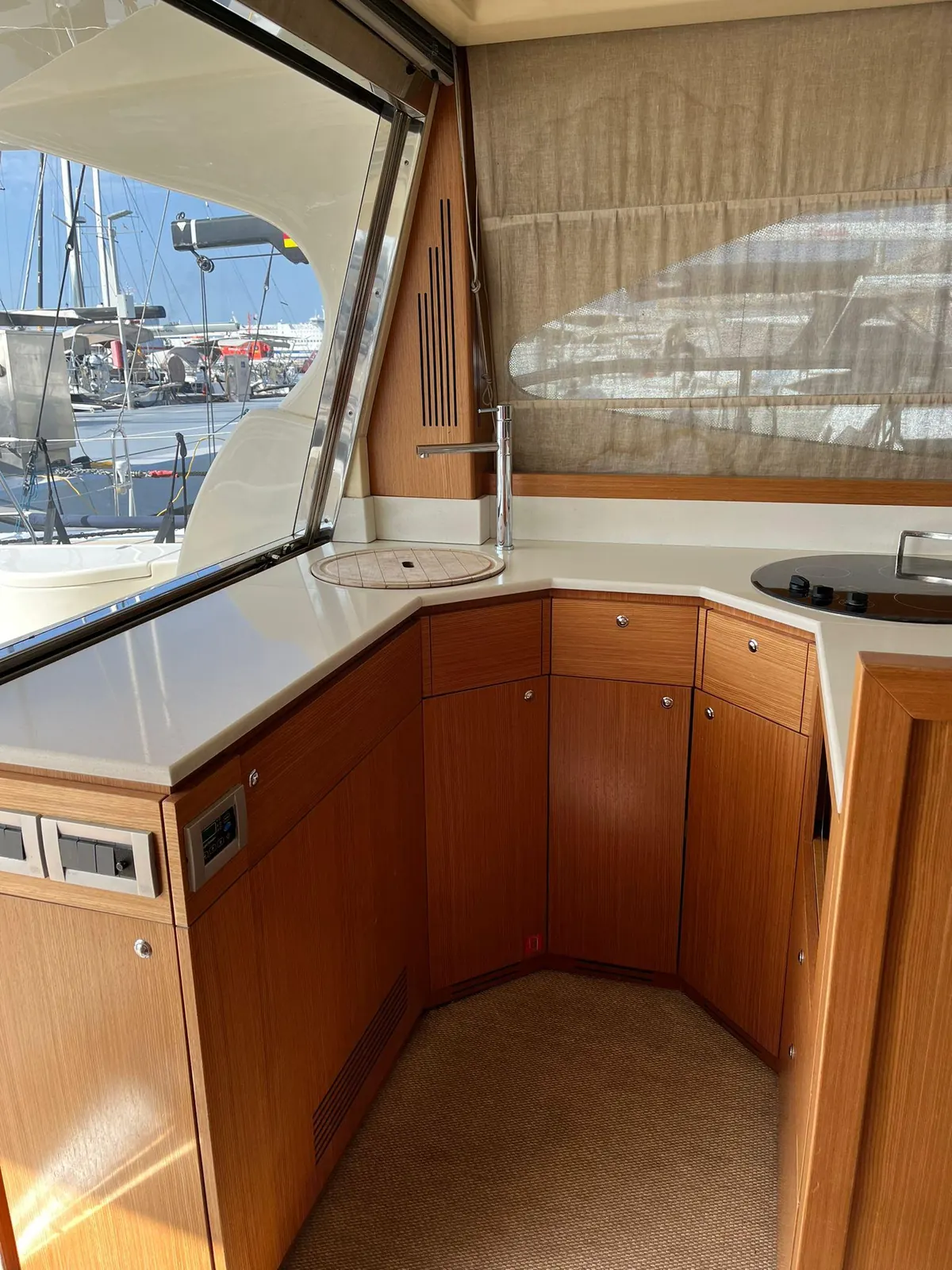 Ferretti 470 · 8