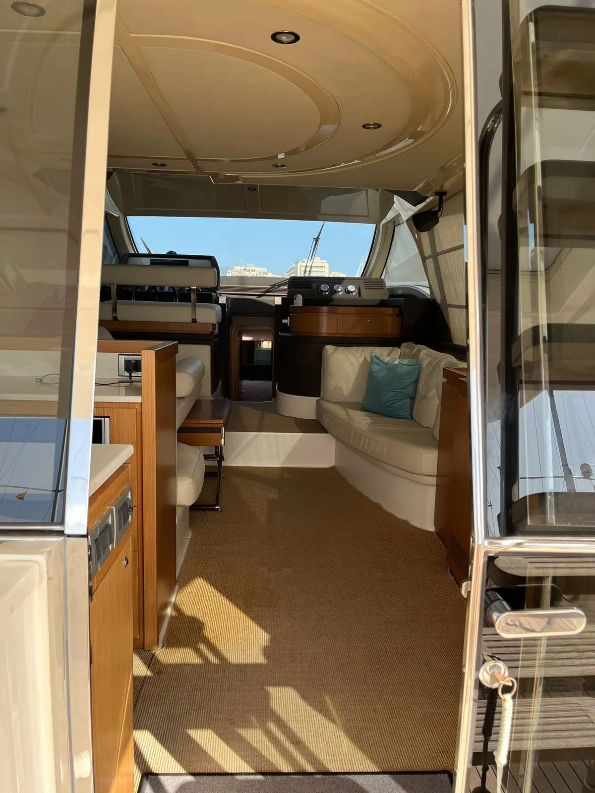 Ferretti 470 · 10