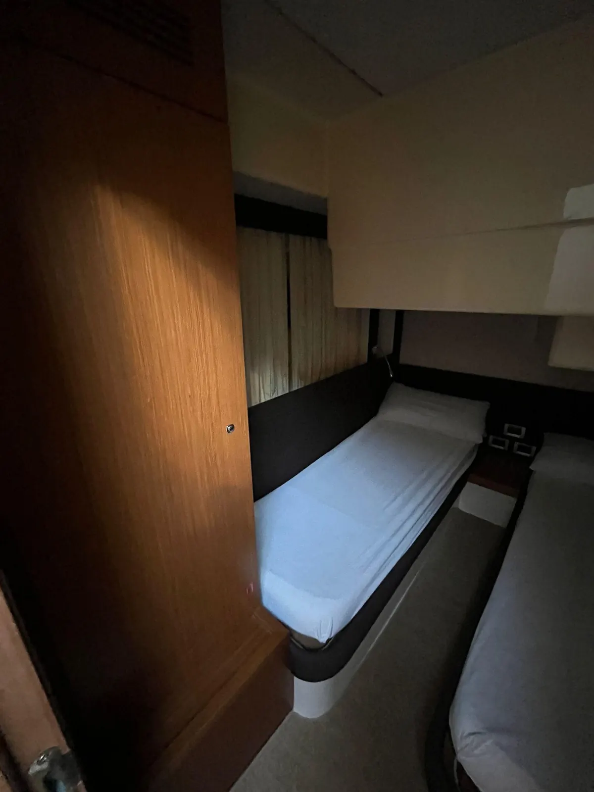 Ferretti 470 · 13