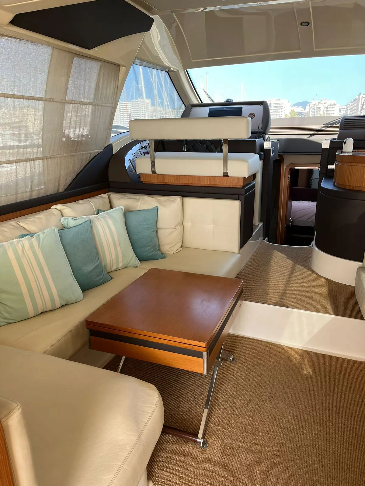 Ferretti 470 · 9