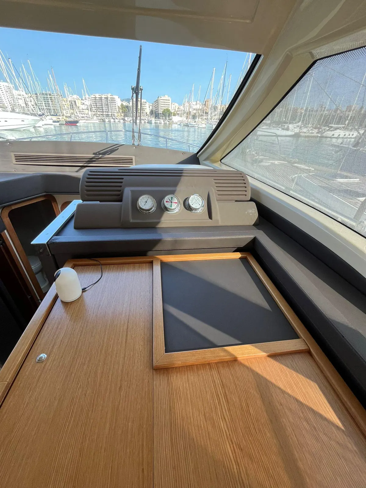 Ferretti 470 · 4