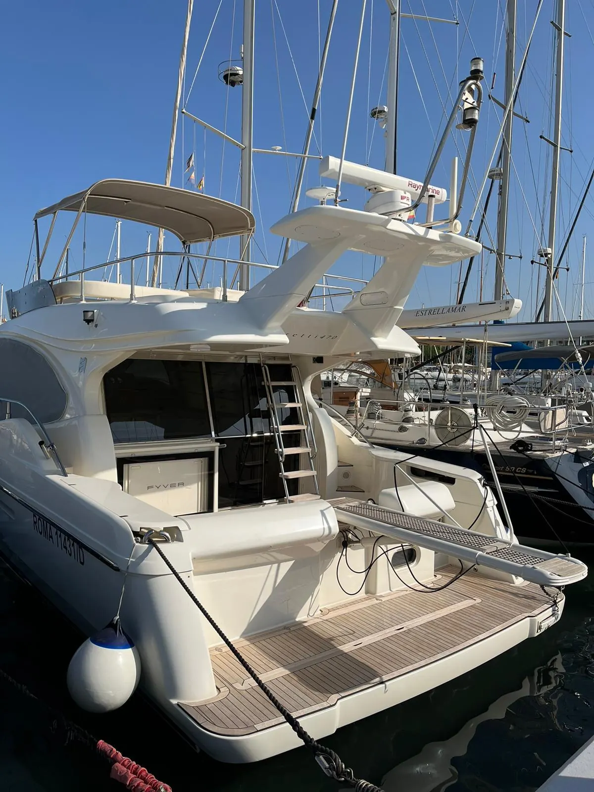 Ferretti 470 · 32