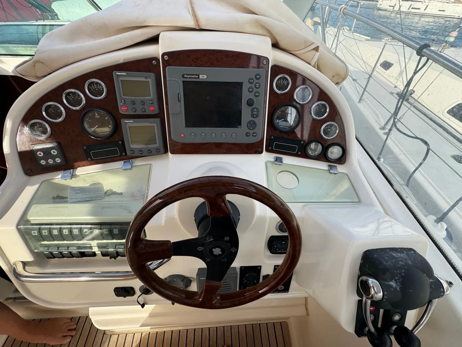 Jeanneau Prestige 34 · 8