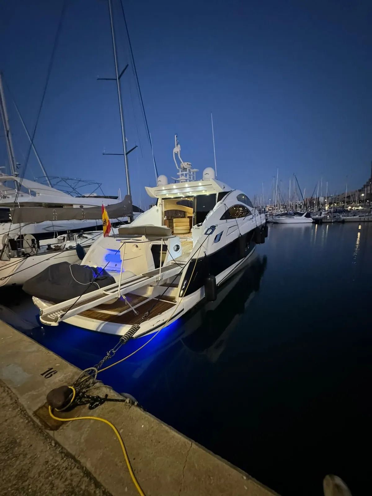 Sunseeker Predator 62 · 16