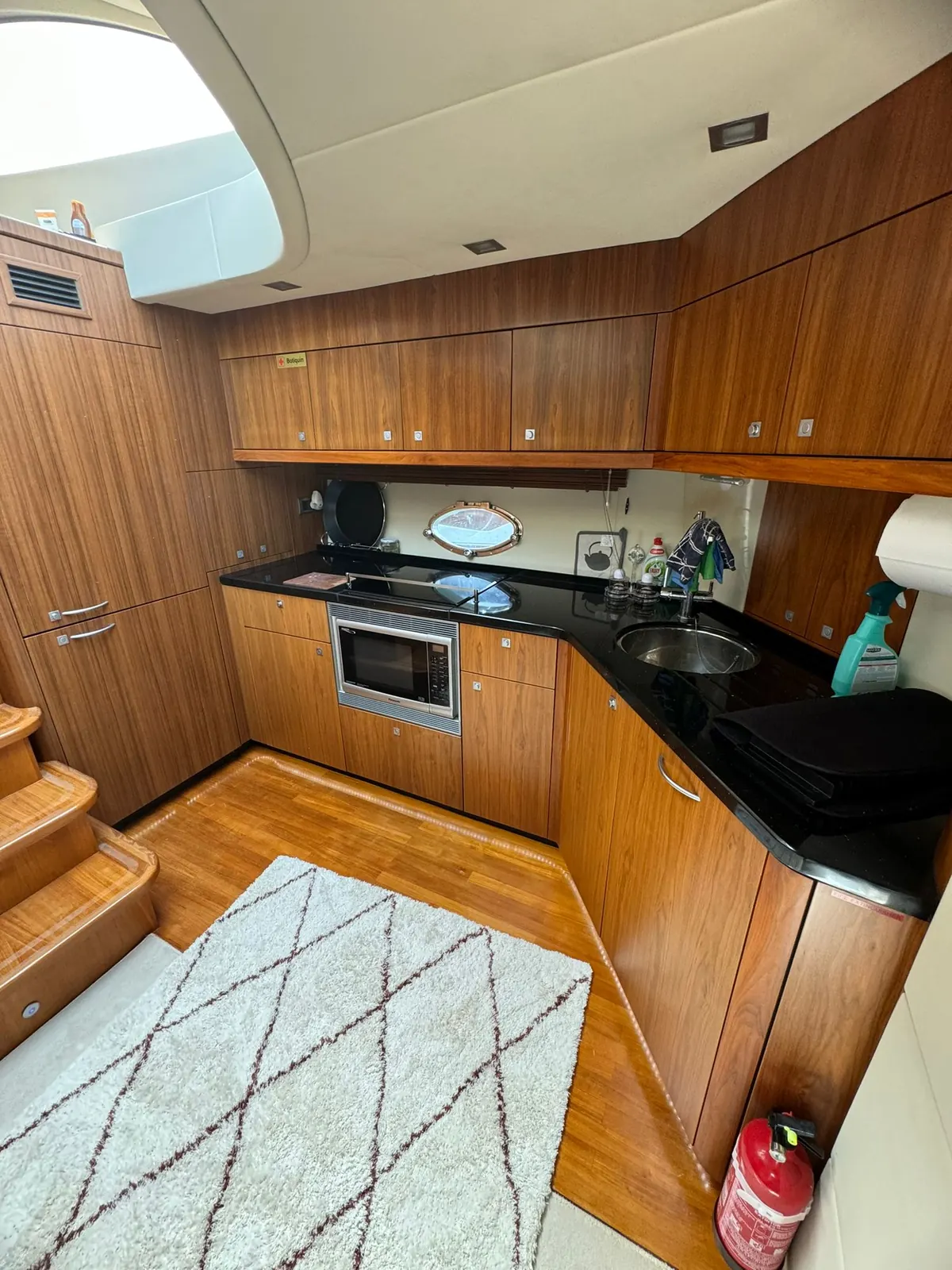 Sunseeker Predator 62 · 10