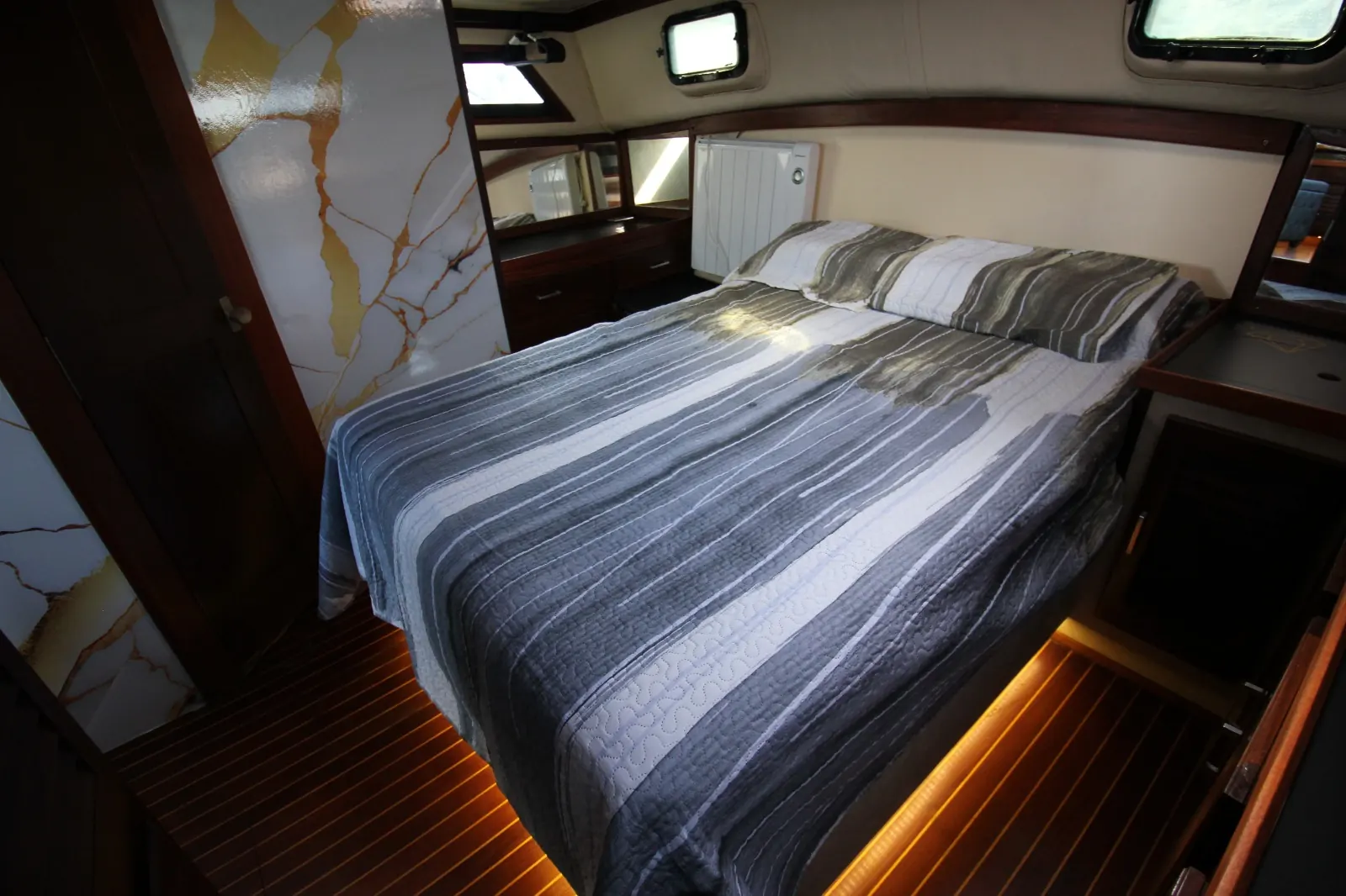 Silverton 40 Alft Cabin · Fotogalerie 2
