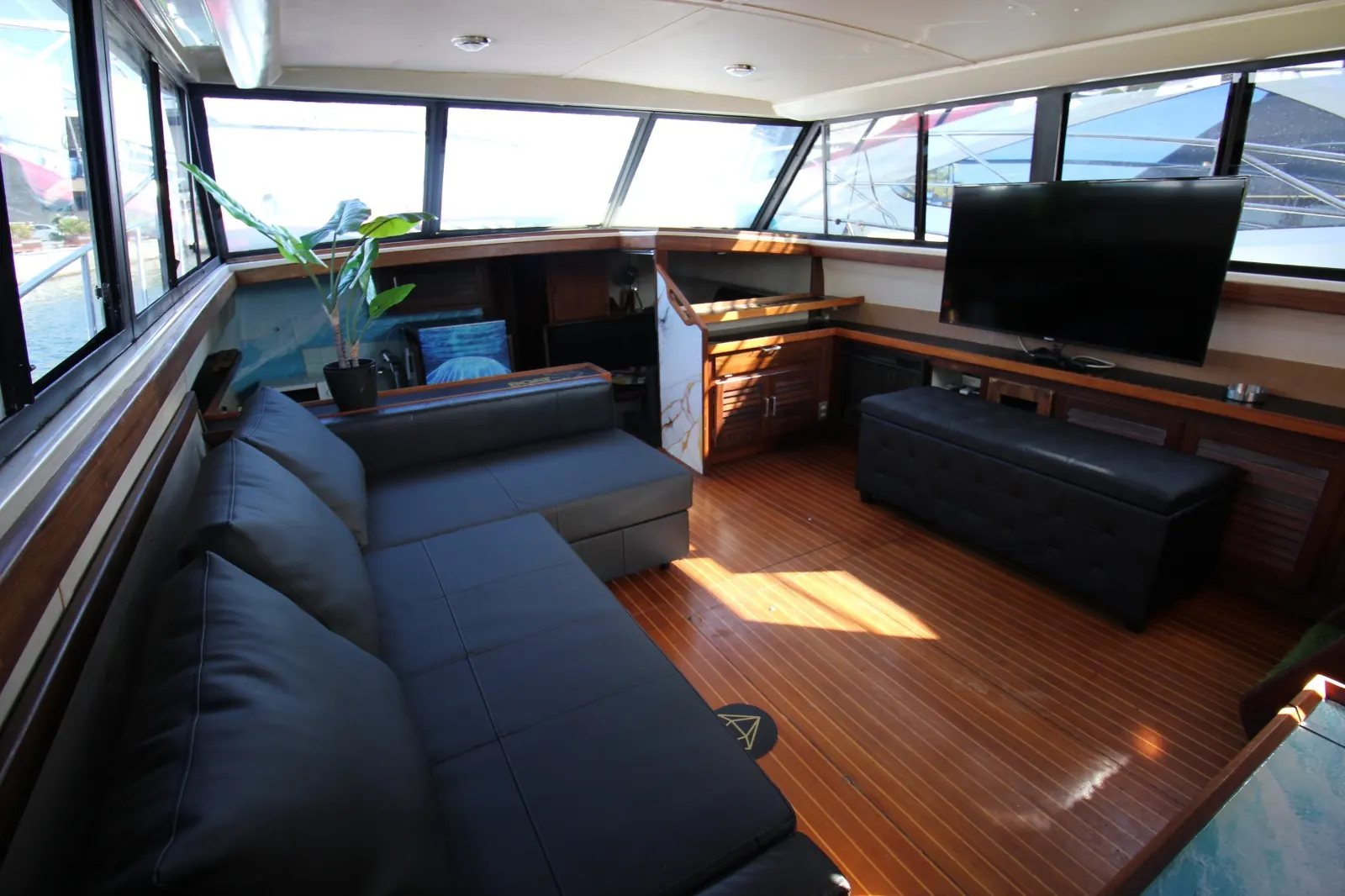 Silverton 40 Alft Cabin · 8