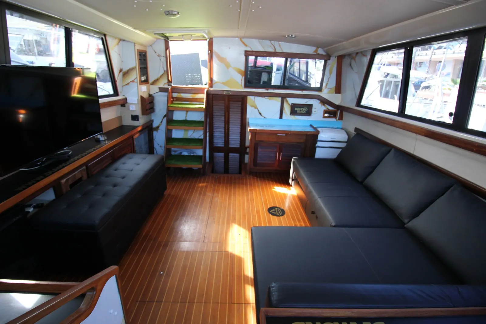 Silverton 40 Alft Cabin · 9